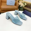 Svart Celeste Patent Leather Transparenta Sandals Slippers Mid-Heel Slides Lady Block Heels Slipper Mules Home Casual Fashion