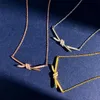 Mode-Knoten-Halskette, 18 Karat vergoldet, koreanische Luxus-Kreuz-Inlay-Diamant-Halskette, Kette aus 316L-Edelstahl, Schmuck, 50 cm, Rosé-Silber-Farben, Geschenk für Paare