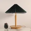 Tischlampen Plissee Log Ins Nordic Blackish Green Color Wiederherstellung alter Wege ist die Wohnzimmer-Schreibtischlampe von Kopf und Bett