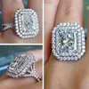 ウェディングリングHuitan Big Square Crystal Cubic Zirconia for Women Proposal Engagement Bands Accessories Luxury Fashion Jewelry