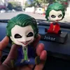 Innendekorationen Spielzeug Joker Shake Head Autodekoration Innenraum Kreative Geschenksammlung Autos Ornament Unterstützung Autozubehör Puppen Coche T221215