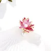 Lotus Brooch Female Female Haut-Gard Exquis CHEONGSAM ACCESSOIRES CHINAGE STYLE PINK LOTURESS POUR FEMMES GADE