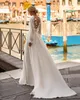 Vestidos de noiva elegantes A-line Sexy V Neck Long Sleeves Apliques de renda Vestidos de noiva personalizados Trem de bot￣o de volta