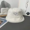 Kvinnors designer vinter beanie män skalle möss