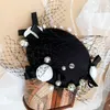 Coiffures Noir Satin Femmes Top Hat Avec Des Perles De Pétale De Rose Mariée Tête Pièces Accessoires De Mariage Élégants Pour La Fête Chapeaux Mariage Femmes