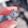 Anéis de casamento Huitan 2022 Mulheres da moda Marquise cúbica zircônia embutida pedra de alta qualidade cor de prata cor jóias de noivado feminino