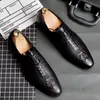 Marchio di lusso British Pointed Black Crocodile Pattern Shoes For Men Designer Wedding Dress Homecoming Business Flats Footwear