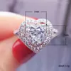 Wedding Rings Luxe zilververzekering Hollow Out Hart Engagement voor vrouwen oogverblindend witte CZ Stone Inlay Elegant Lady Sieraden Gift