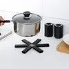 Flatvaruuppsättningar 2st trivet för bordverktyg Mattkuddar Trivet Pot and Pan Kitchen Counter Creative Folding Heat Isolation Pad