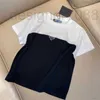 T-shirt femme designer noir blanc épissage chemisier avec hauts triangle en métal haut t-shirt été manches courtes 3ABB