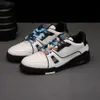 Sapatos masculinos de designer de luxo Top Men Sneakers Tamanho 38-45 Modelo KQ1A0000000002