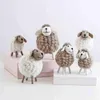 Decoratieve beeldjes bureaublad schattig speelgoed mini -tafel ornamenten cartoon wol vilt schapen lam decoraties woninginrichting voor cadeau festival