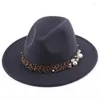 Bérets femmes Panama chapeau Style Vintage large bord feutre Trilby Fedora avec perle léopard bande Fedoras chapeaux pour dames