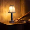 Lâmpadas de mesa portátil Lâmpada moderna de alumínio LED Restaurante recarregável sem fio para decoração de quarto El Bar