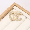 Luxury Women Designer Brand Letters Brooches 18K Gold Plated Inlay Crystal Rhinestone Jewelry Brooch Lady Pearl Pin Womens Marry Wedding Party Sweater Accessorie