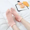 Calcetines de mujer a la moda bonitos de encaje hasta el tobillo cortos deportivos de verano de corte bajo de malla fina ropa interior transpirable Kawaii chica estudiante