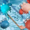 4pcs 욕조 장난감 귀여운 바람이 부는 수영 게 게임 아기 욕조 동물 다채로운 여름 장난감 부동 수영장과 해변 항목