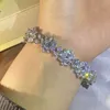 Braccialetto di fiori di lusso Pavimenta 5A zirconi bianchi Braccialetti di fidanzamento con fidanzamento in oro bianco per le donne Regalo di gioielleria da sposa