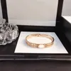 20style 18K Позолоченные Дизайнерские Брендовые Браслеты Женские Тонкие Браслеты Дизайнерские Ювелирные Изделия Письма Браслет Из Нержавеющей Стали Браслет Манжеты Свадебные Любители Подарочные Браслеты