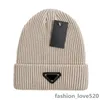 Chapeau tricoté de luxe marque Designer Beanie Cap hommes femmes automne hiver laine crâne casquettes décontracté ajusté mode 10 couleur