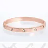 Bangle ZG -armband voor koppels Europese en Amerikaanse roestvrijstalen metalen Charms Diamond Buckle Vrouw