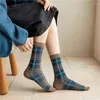 Chaussettes de femmes automne / hiver décontracté féminin en réseau bleu rétro de tube intermédiaire tendance japonaise pile 5pcs / lot