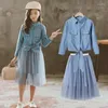 Klädset för 3-13-åriga tonårsflickkläder 2022 Barndräkter Denim långärmad topp och nätgarnskjol Tonåring