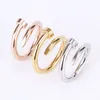 Amor de homens e mulheres An￩is de designer cl￡ssico Ring Ring Wedding Anniversary Valentine's Day's Gift Engagement Anings Fashion Luxury Jewelry