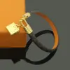 Designer smycken guldbrun läderarmband för kvinnor män charm armband bred hand rem blommamönster logotyp stämpel tryckt fashi246y