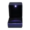 Smyckesp￥sar LED -upplyst ￶rh￤nge Ring Present Box Wedding Engagement Display Holder J78F