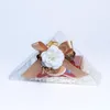 Confezione regalo 17x8.5x6.5cm Scatola in pvc per caramelle nuziali fai-da-te Forma a sandwich Fiore a quattro colori Cioccolato con erba lafite per San Valentino