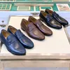 Отсуть обувь Официальный сайт синхронизирует классический стиль мужской кожи, который роскошен и элегантен.