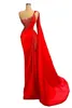 Vestidos de noche de sirena de talla grande rojos Sin espalda Un hombro con cuentas Pliegues laterales divididos Hasta el suelo Fiesta de graduación formal Vestidos de cumpleaños de celebridades personalizados