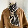 Etniska kläder 2022 Houndstooth Plaid Sticked Scarf Fashion Women Winter Long Skinny Small Female Neckerchief