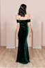 Hunter Green Mermaid Abiti da damigella d'onore Plus Size Off spalla Pieghe Velluto Lunghezza del pavimento Abiti da damigella d'onore Abiti da cerimonia per invitati al matrimonio Custom Made