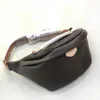 2019 Classic Bumbag crossbody axel messenger väska midjepåsar temperament fanny pack bumbag toppkvalitet med datum kod brun let247p