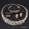 Fashion Dubai Gold Farbe Kristall Hochzeit Halskette Armreifen Ring Ohrring Frauen Italienische Brautparty -Accessoires Schmuck Set