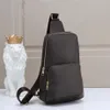 Hoogwaardige mode nieuwsty lederen sling tas heren schouder klassieke ontwerpers kruis body borst tassen sportieve reispakketten buiten wal294p