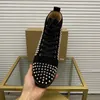 Top mens chaussures cloutées élégantes fabriquées à la main en cuir véritable designer style rock paire unisexe semelles rouges chaussures de luxe mode femmes chaussures décontractées incrustées de diamants 00029