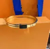 2022 New Fashion Men Women Bangle Designers Old Flowers Metal زوجين أساور المجوهرات GOFT Party Gold Quality Bracelet Classic للجنسين