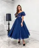 Festklänningar Elegant Royal Blue Off Shoulder Gliter Tulle Prom Short Sleeves Ball odlad formell kväll