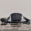 Crossbody mini çanta moda omuz çantaları küçük cüzdan tasarımcısı çanta naylon deri çanta erkek veya kadın para çantası 2070 kart tutucu214u