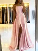 Robes de soirée FATAPAESE Une ligne Maxi Rose Bal pour les femmes Dos ouvert Sexy Side Slit Spaghetti Strap Soirée Robe d'été sans manches