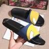 Дизайнерские пляжные тапочки Мужские женские сандалии с правильной цветочной коробкой Пылесборник Обувь с принтом тигровой змеи Слайд Летние широкие плоские тапочки