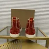 Toppmens Stylish Studded Shoes Handgjorda riktiga l￤derdesigner Rock Style Unisex Red Soles Shoes Luxury Fashion Womens Diamond Encrusted Casual Shoe 00076