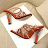 Sandały satynowe kryształowe dekoracyjne wysokie obcasowe sandałowe rhineston-rusztowane szpulę szpuli szpula obcasy niebiańskie dla kobiet letnie luksusowe projektanci buty imprezy35 --- 42Size