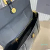 Borsa a tracolla con catena di design Borsetta a clessidra Borsa a tracolla con patta Lettera di moda Chiusura magnetica Tasca interna con cerniera