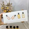 Najlepiej sprzedający się nowe pudełko na prezenty dla mężczyzn i kobiet perfumy 3 zestaw trwały seksowna szklana butelka 4pcs 30 ml 295