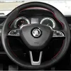 dla Skoda Octavia 2017 Fabia 2016 2017 Rapid Spaceback 2016 Dostosowywany ręcznie szyte skórzane pokrycie kierownicy