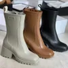Designer Women Rain Boot Betty Beeled Zip Mid-Calf Motorcykelstövlar PVC Gummi Square Toe Thick Heel Platform Shoes Waterproof Welly Rainshoes No237